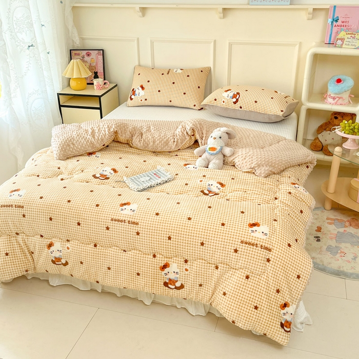 91家纺网 家纺一手货源 找家纺 贝扬思家纺 2025新款卡通牛奶绒豆豆绒抗菌被冬被被子被芯-奶豆 奶豆-可可猫星