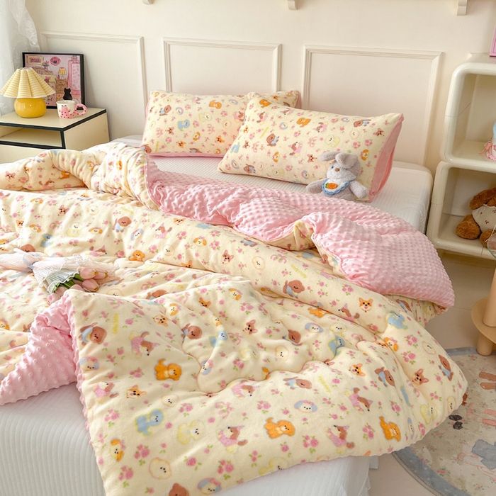 91家纺网 家纺一手货源 找家纺 贝扬思家纺 2025新款卡通牛奶绒豆豆绒抗菌被冬被被子被芯-奶豆 奶豆-卖萌修狗