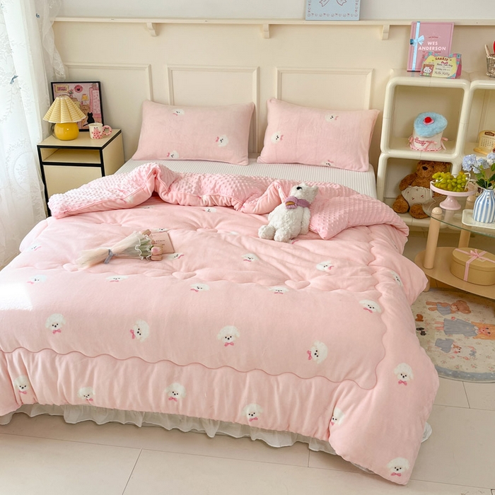 91家纺网 家纺一手货源 找家纺 贝扬思家纺 2025新款卡通牛奶绒豆豆绒抗菌被冬被被子被芯-奶豆 奶豆-绒绒小狗粉