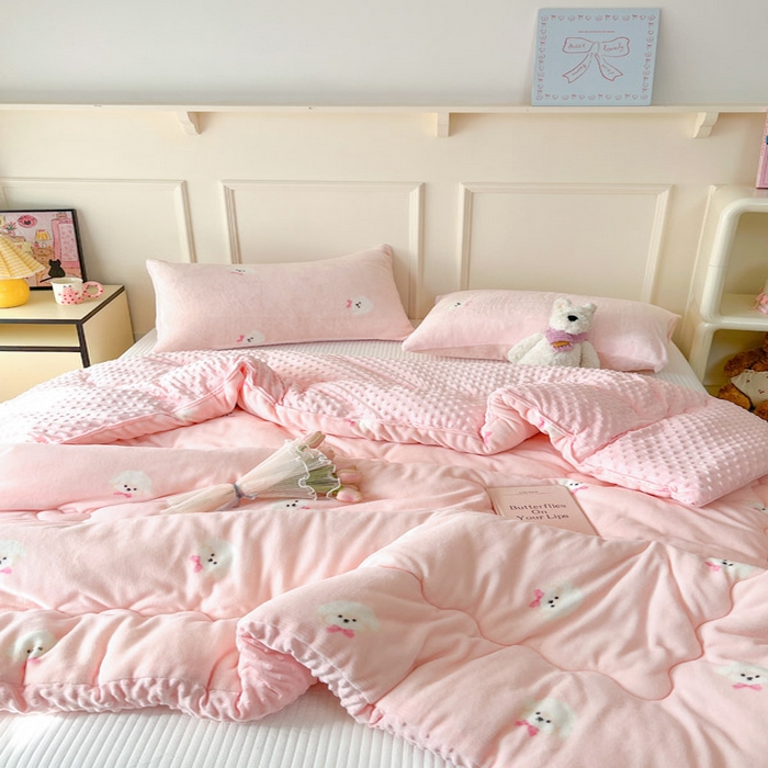 91家纺网 家纺一手货源 找家纺 贝扬思家纺 2025新款卡通牛奶绒豆豆绒抗菌被冬被被子被芯-奶豆 奶豆-绒绒小狗粉