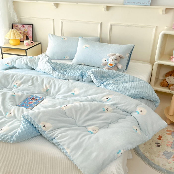 91家纺网 家纺一手货源 找家纺 贝扬思家纺 2025新款卡通牛奶绒豆豆绒抗菌被冬被被子被芯-奶豆 奶豆-绒绒小狗蓝