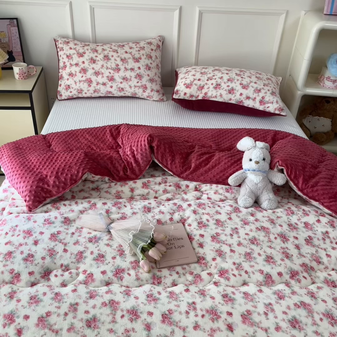 91家纺网 家纺一手货源 找家纺 贝扬思家纺 2025新款卡通牛奶绒豆豆绒抗菌被冬被被子被芯-奶豆 奶豆-疏影