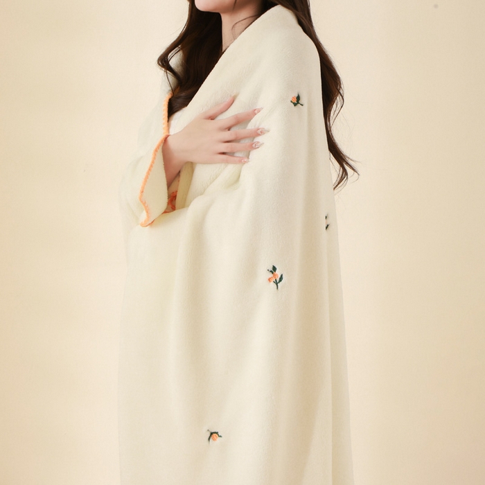 91家纺网 家纺一手货源 找家纺 咏绒家纺工厂店 2025新款高克重双面婴儿绒刺绣款多功能盖毯贝壳绣毛毯 向阳花