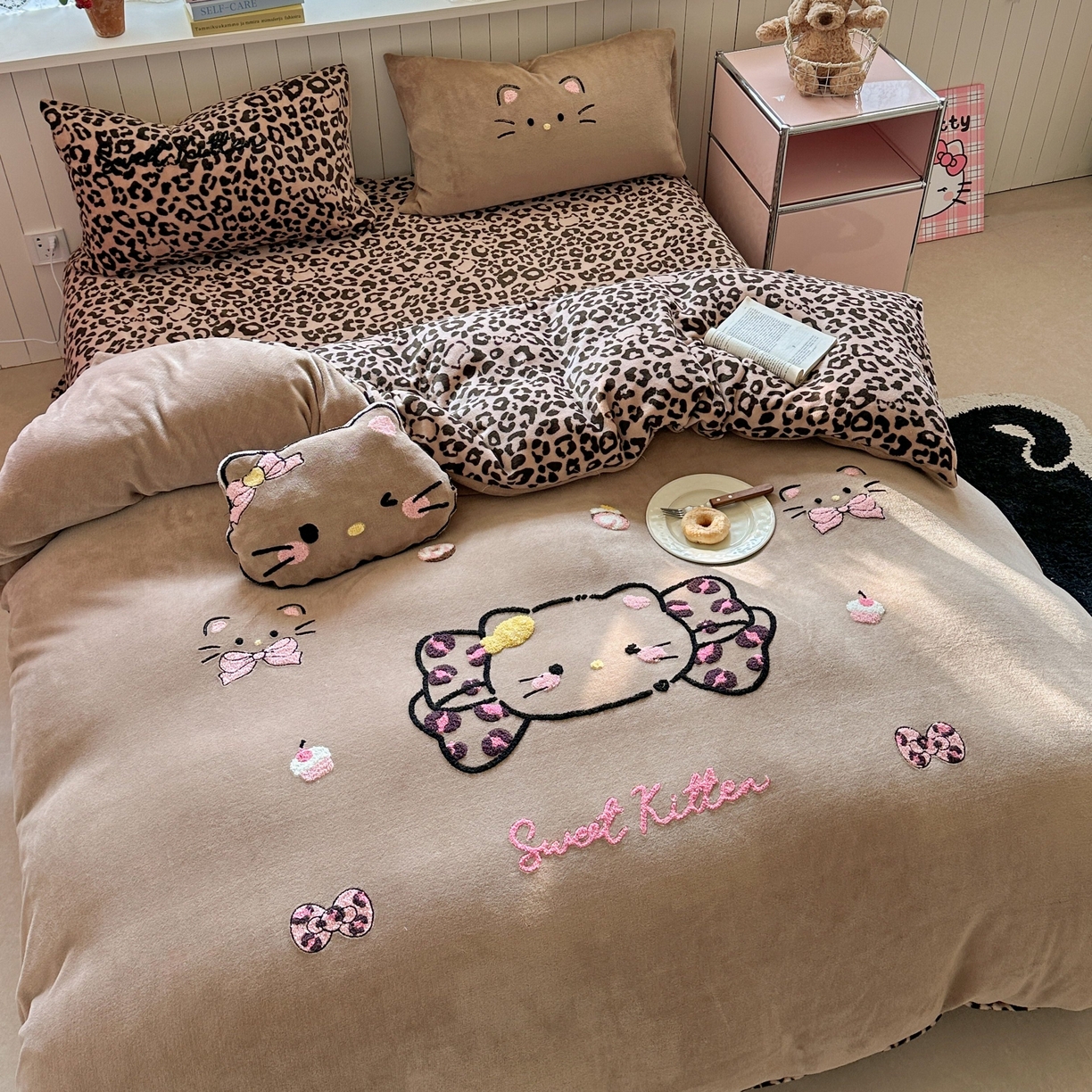 91家纺网 家纺一手货源 找家纺 （总）眠屿家纺 2025新款加厚牛奶绒毛巾绣蝴蝶猫四件套