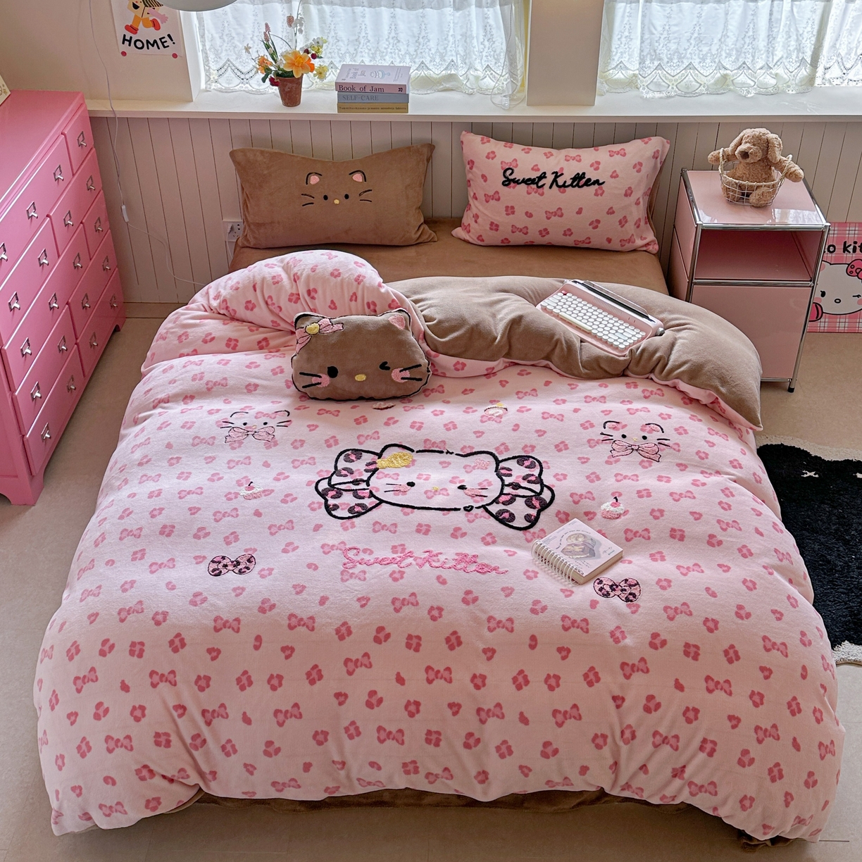 91家纺网 家纺一手货源 找家纺 （总）眠屿家纺 2025新款加厚牛奶绒毛巾绣蝴蝶猫四件套