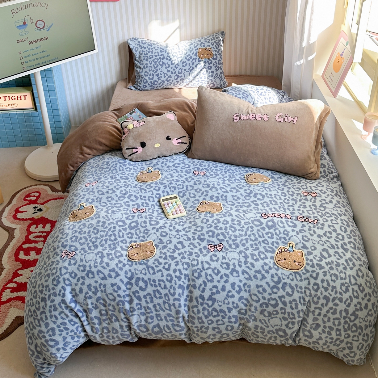 眠屿家纺 2025新款加厚牛奶绒毛巾绣蝴蝶猫四件套 猫咪多多-蓝