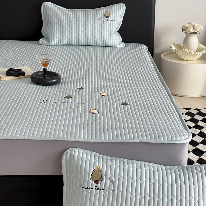 91家纺网 家纺一手货源 找家纺 咏绒家纺工厂店 2025新品50S双股全棉长绒棉刺绣绗缝夹棉床笠床垫保护罩三件套 海清绿