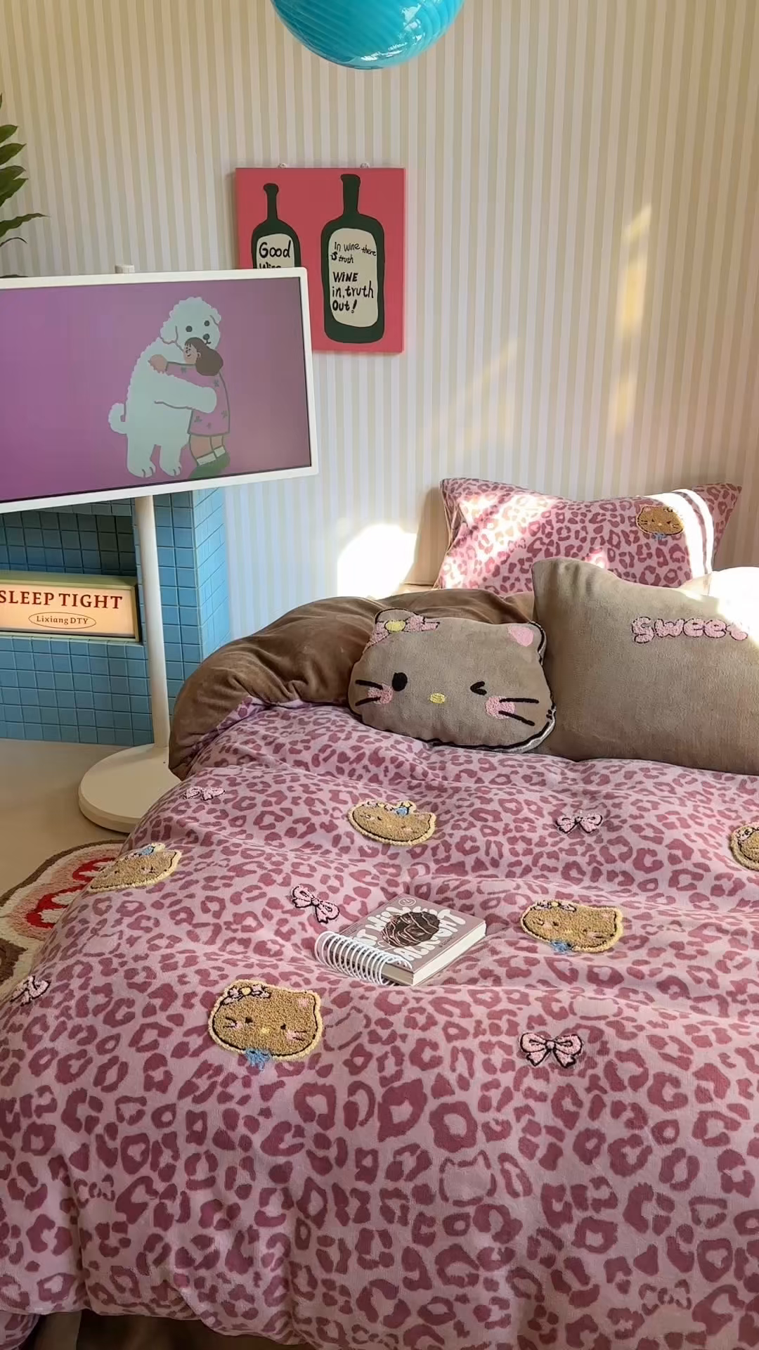 91家纺网 家纺一手货源 找家纺 眠屿家纺 2025新款加厚牛奶绒毛巾绣蝴蝶猫四件套 猫咪多多-粉