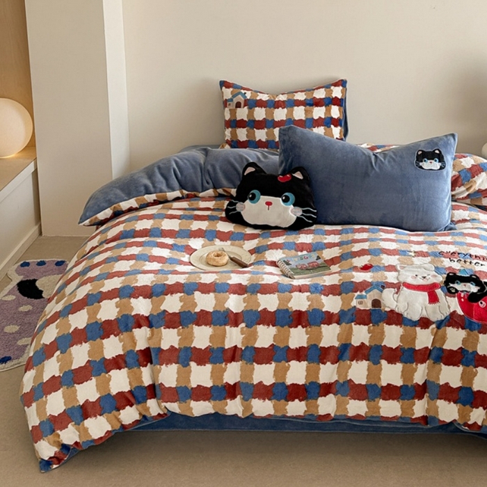 91家纺网 家纺一手货源 找家纺 眠屿家纺 2025新款加厚牛奶绒贴布绣四件套 动物朋友