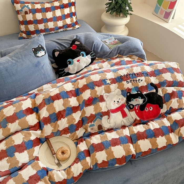 91家纺网 家纺一手货源 找家纺 眠屿家纺 2025新款加厚牛奶绒贴布绣四件套 动物朋友