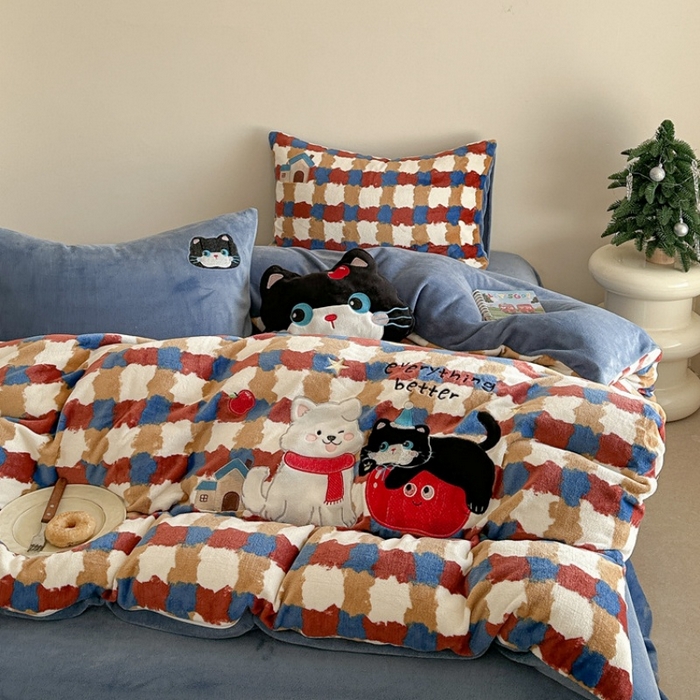 91家纺网 家纺一手货源 找家纺 眠屿家纺 2025新款加厚牛奶绒贴布绣四件套 动物朋友