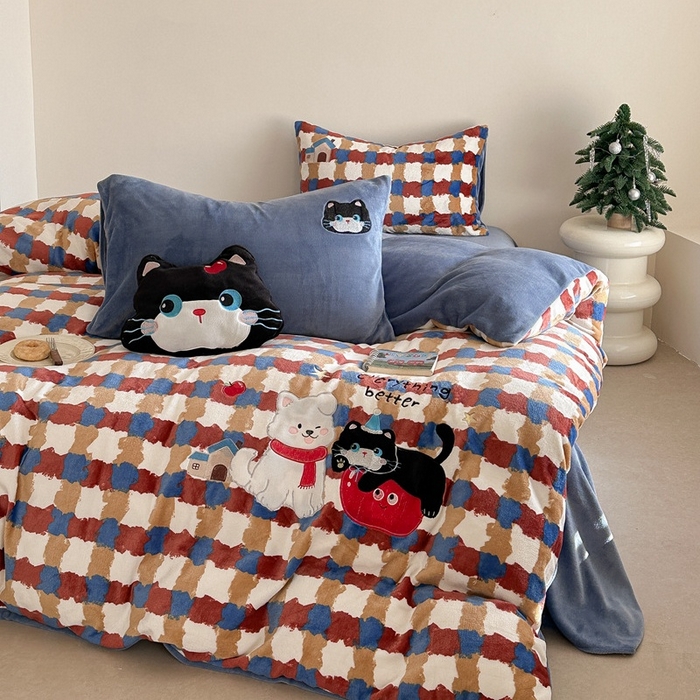 91家纺网 家纺一手货源 找家纺 眠屿家纺 2025新款加厚牛奶绒贴布绣四件套 动物朋友