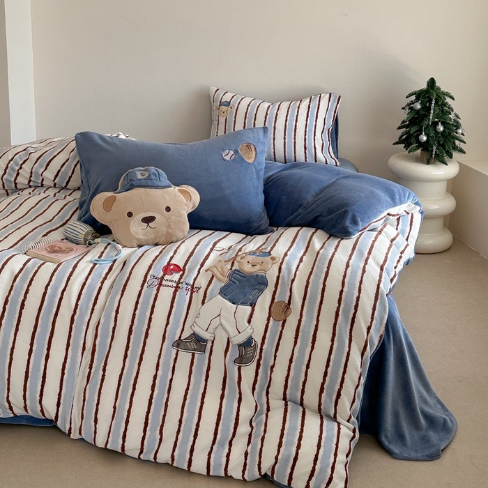 眠屿家纺 2025新款加厚牛奶绒贴布绣四件套 棒球熊