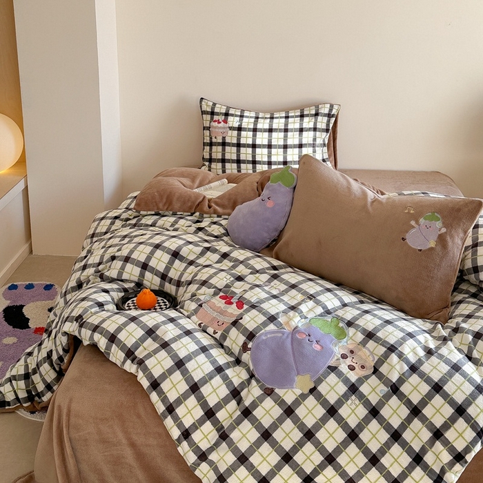 91家纺网 家纺一手货源 找家纺 眠屿家纺 2025新款加厚牛奶绒贴布绣四件套 欢乐音乐