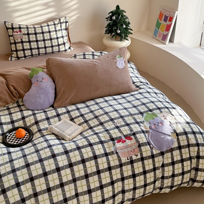 91家纺网 家纺一手货源 找家纺 眠屿家纺 2025新款加厚牛奶绒贴布绣四件套 欢乐音乐