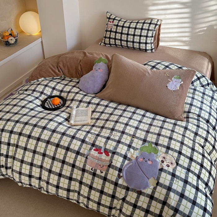 91家纺网 家纺一手货源 找家纺 眠屿家纺 2025新款加厚牛奶绒贴布绣四件套 欢乐音乐