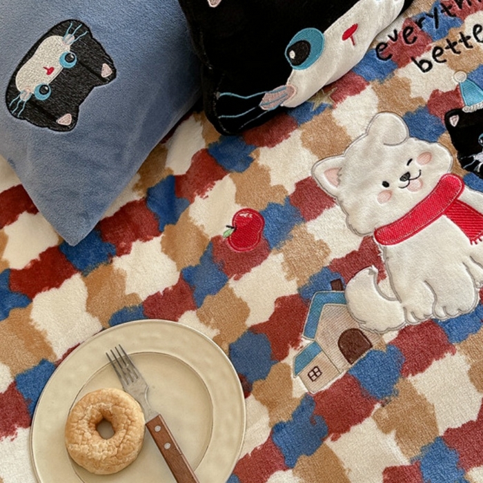 91家纺网 家纺一手货源 找家纺 眠屿家纺 2025新款加厚牛奶绒贴布绣四件套 动物朋友