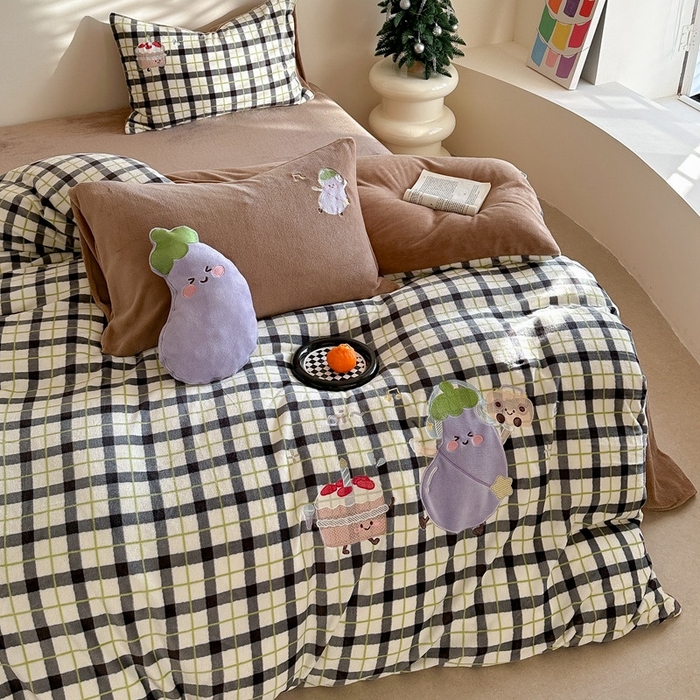 91家纺网 家纺一手货源 找家纺 眠屿家纺 2025新款加厚牛奶绒贴布绣四件套 欢乐音乐