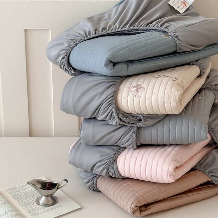 91家纺网 家纺一手货源 找家纺 咏绒家纺工厂店 2025新品50S双股全棉长绒棉刺绣绗缝夹棉床笠床垫保护罩三件套 组合图仅做展示不可下单