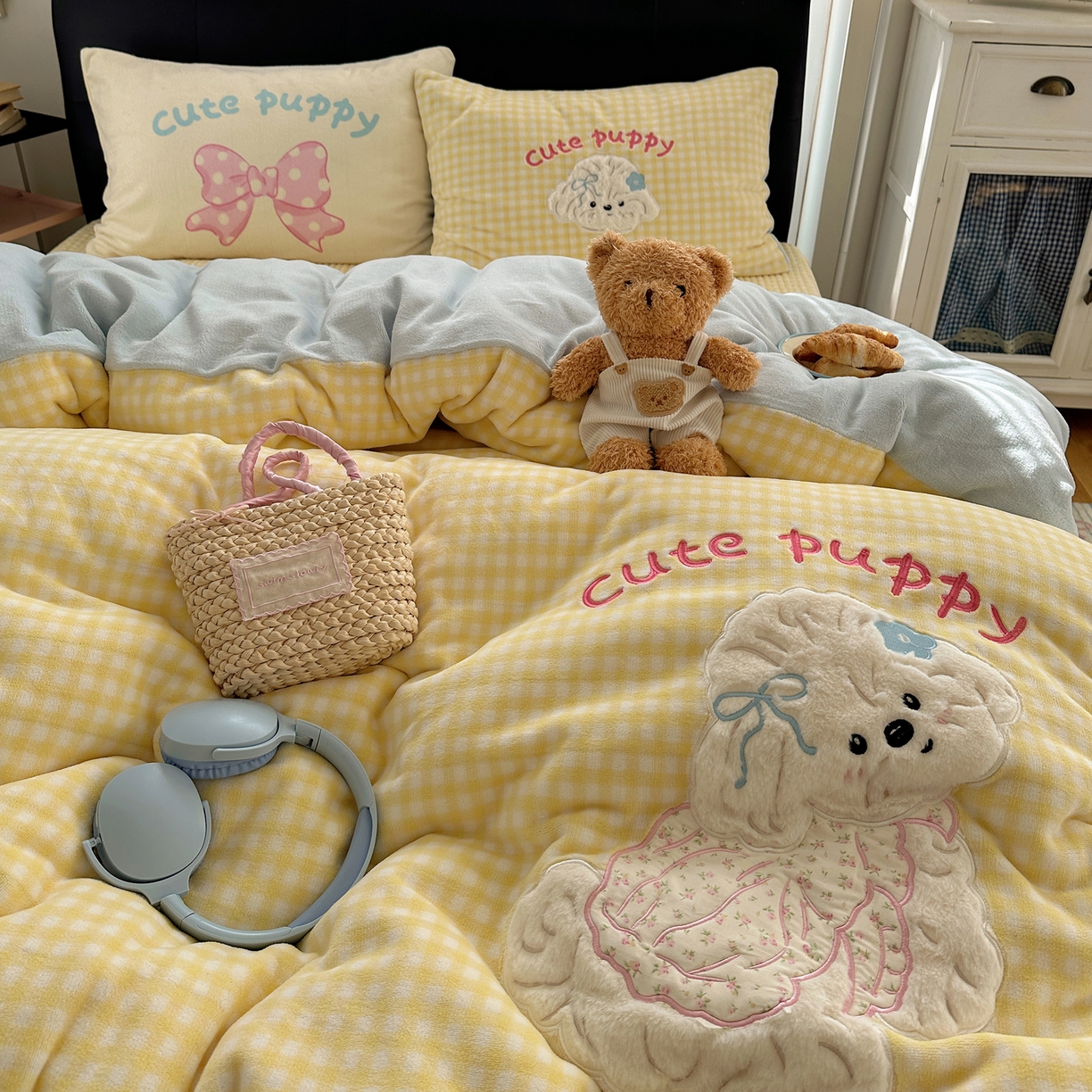 91家纺网 家纺一手货源 找家纺 觅糖家纺 2025新款大版卡通牛奶绒床盖四件套 奶油小狗