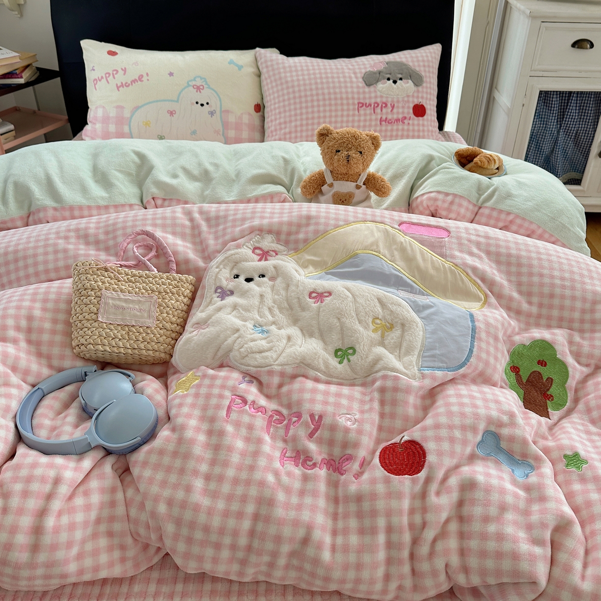 91家纺网 家纺一手货源 找家纺 觅糖家纺 2025新款大版卡通牛奶绒床盖四件套 甜心哈基米