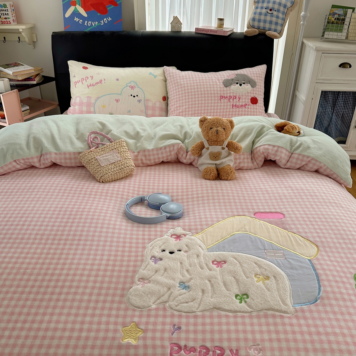 91家纺网 家纺一手货源 找家纺 觅糖家纺 2025新款大版卡通牛奶绒床盖四件套 甜心哈基米