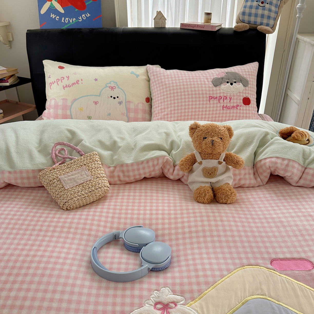 91家纺网 家纺一手货源 找家纺 觅糖家纺 2025新款大版卡通牛奶绒床盖四件套 甜心哈基米