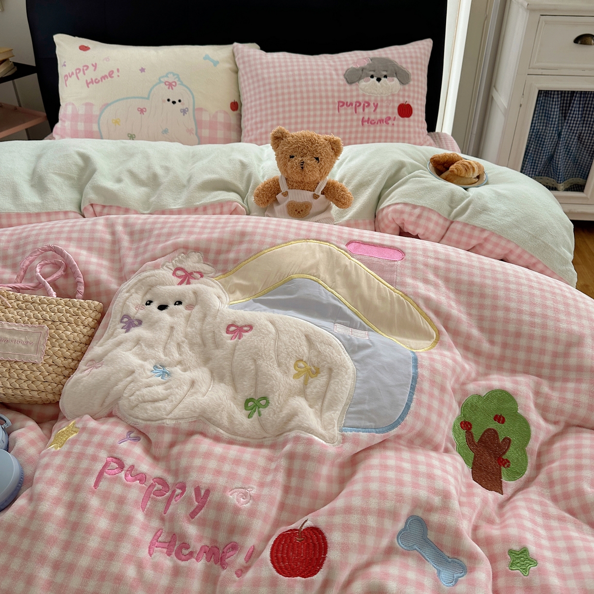 91家纺网 家纺一手货源 找家纺 觅糖家纺 2025新款大版卡通牛奶绒床盖四件套 甜心哈基米