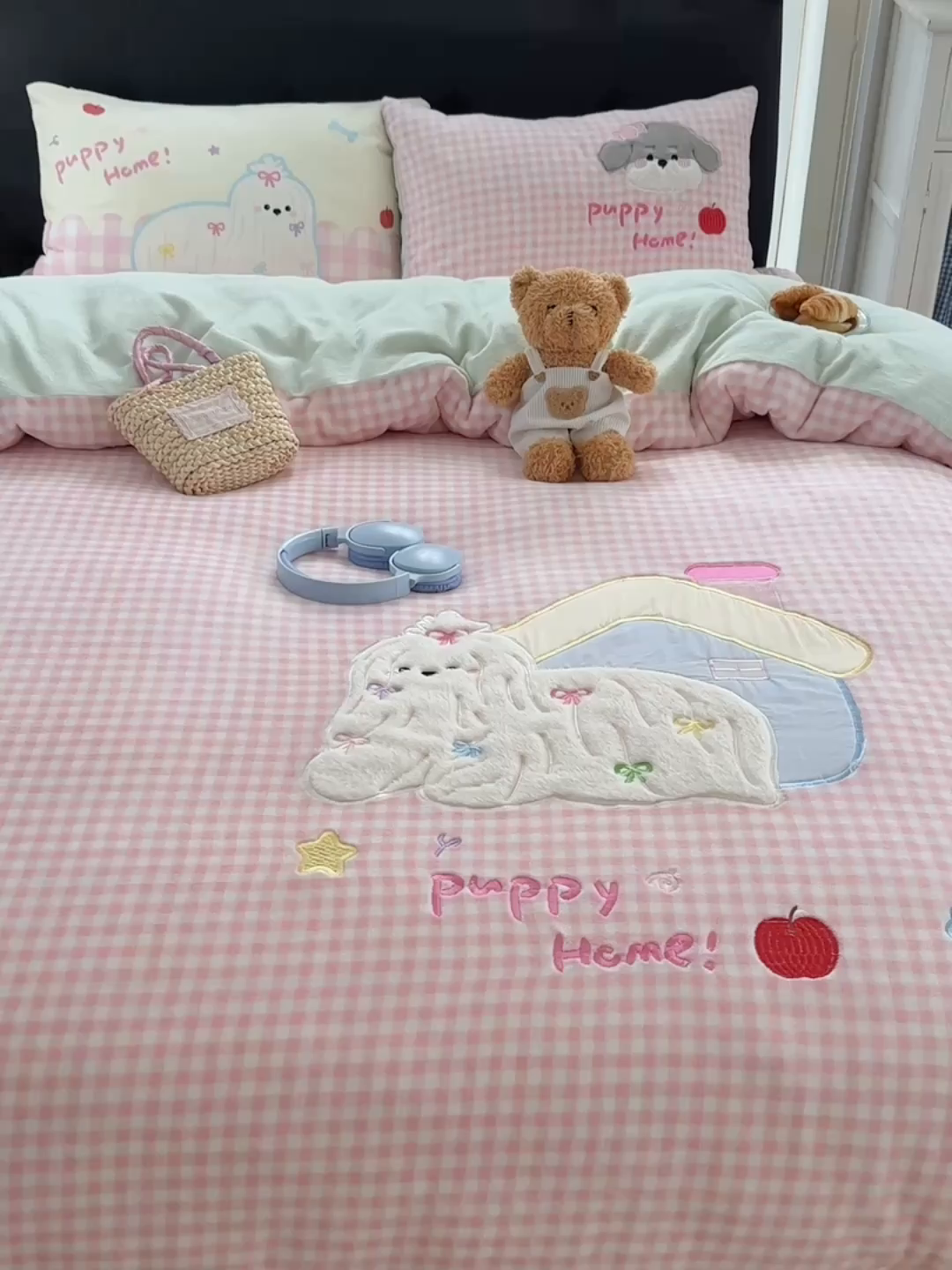 91家纺网 家纺一手货源 找家纺 觅糖家纺 2025新款大版卡通牛奶绒床盖四件套 甜心哈基米