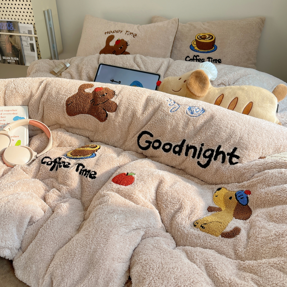 91家纺网 家纺一手货源 找家纺 （总）觅糖家纺 2025新款双面泰迪绒卡通毛巾绣系列四件套