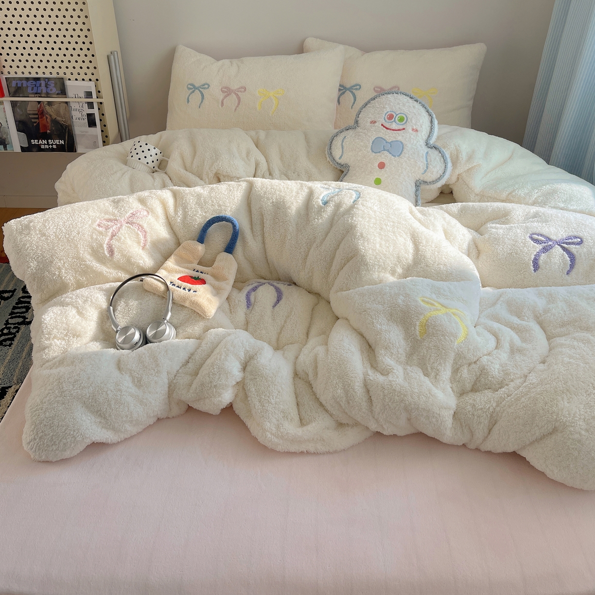 91家纺网 家纺一手货源 找家纺 觅糖家纺 2025新款双面泰迪绒卡通毛巾绣系列四件套 彩色蝴蝶结