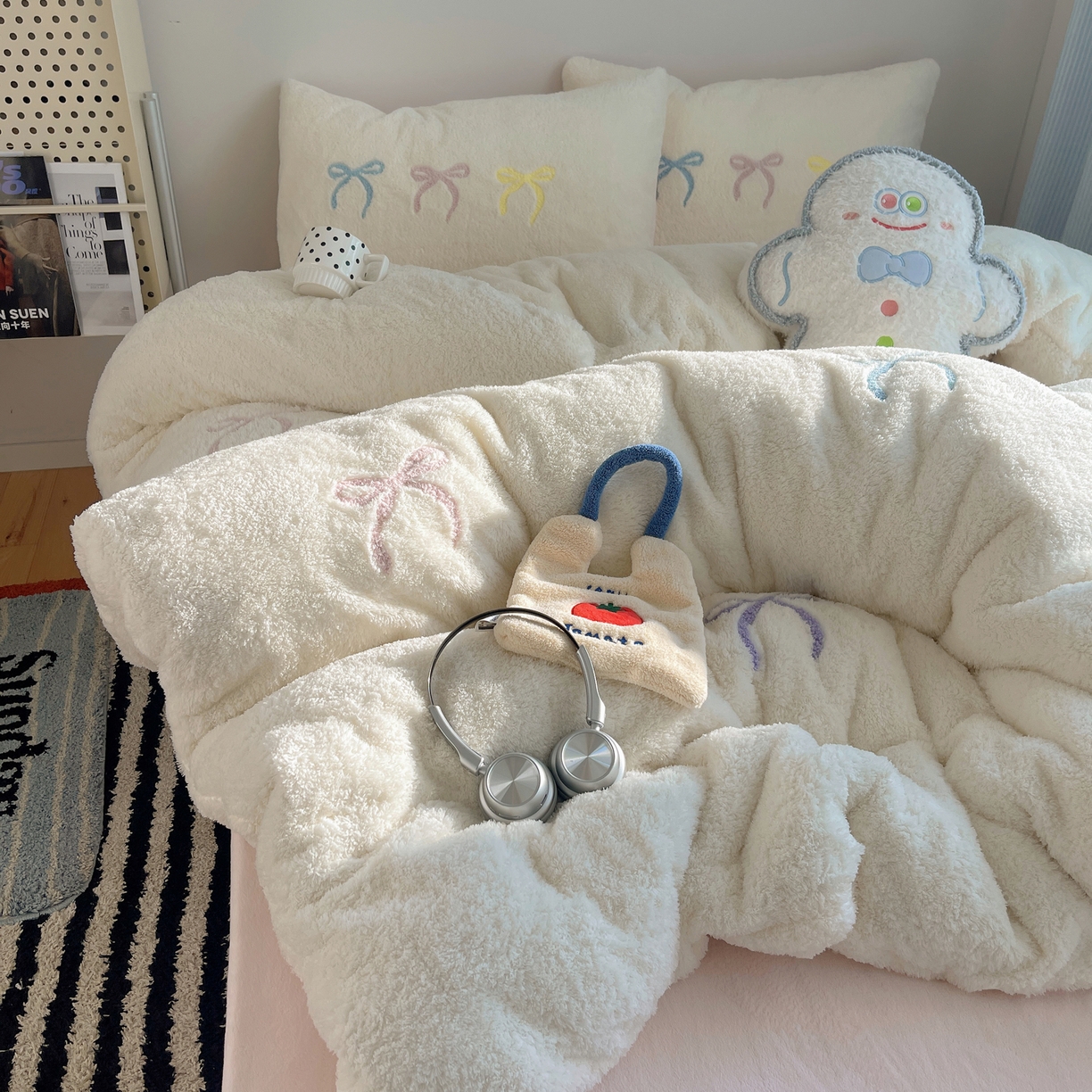 91家纺网 家纺一手货源 找家纺 觅糖家纺 2025新款双面泰迪绒卡通毛巾绣系列四件套 彩色蝴蝶结