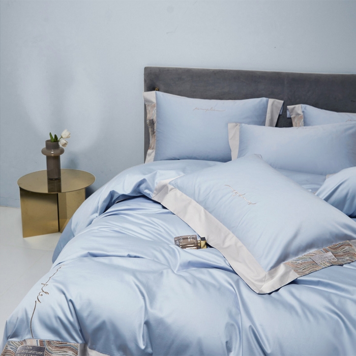 91家纺网 家纺一手货源 找家纺 咏绒家纺工厂店 2025新款100支澳棉纯棉CR工艺极简轻奢刺绣四件套-极光系列 极光-迷雾蓝