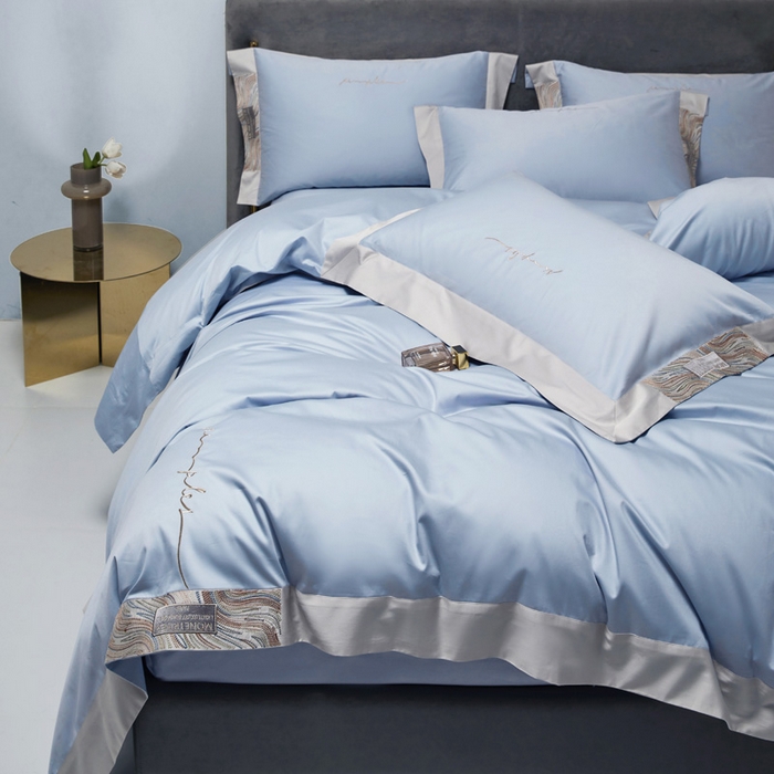 91家纺网 家纺一手货源 找家纺 咏绒家纺工厂店 2025新款100支澳棉纯棉CR工艺极简轻奢刺绣四件套-极光系列 极光-迷雾蓝