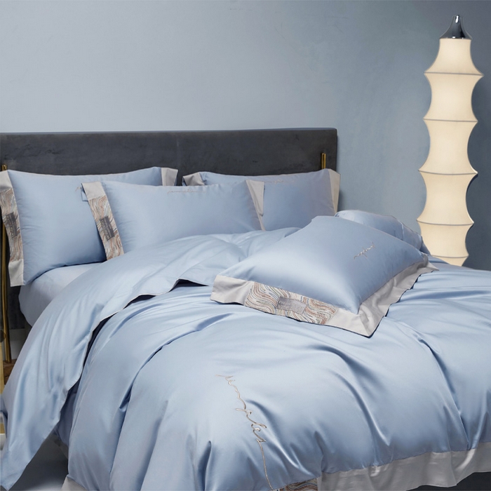 91家纺网 家纺一手货源 找家纺 咏绒家纺工厂店 2025新款100支澳棉纯棉CR工艺极简轻奢刺绣四件套-极光系列 极光-迷雾蓝