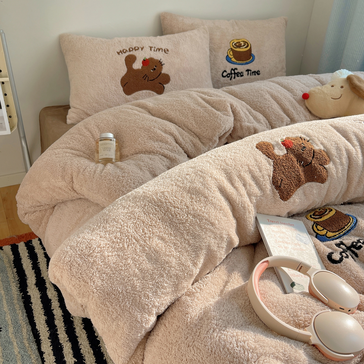 91家纺网 家纺一手货源 找家纺 觅糖家纺 2025新款双面泰迪绒卡通毛巾绣系列四件套 咖啡屋