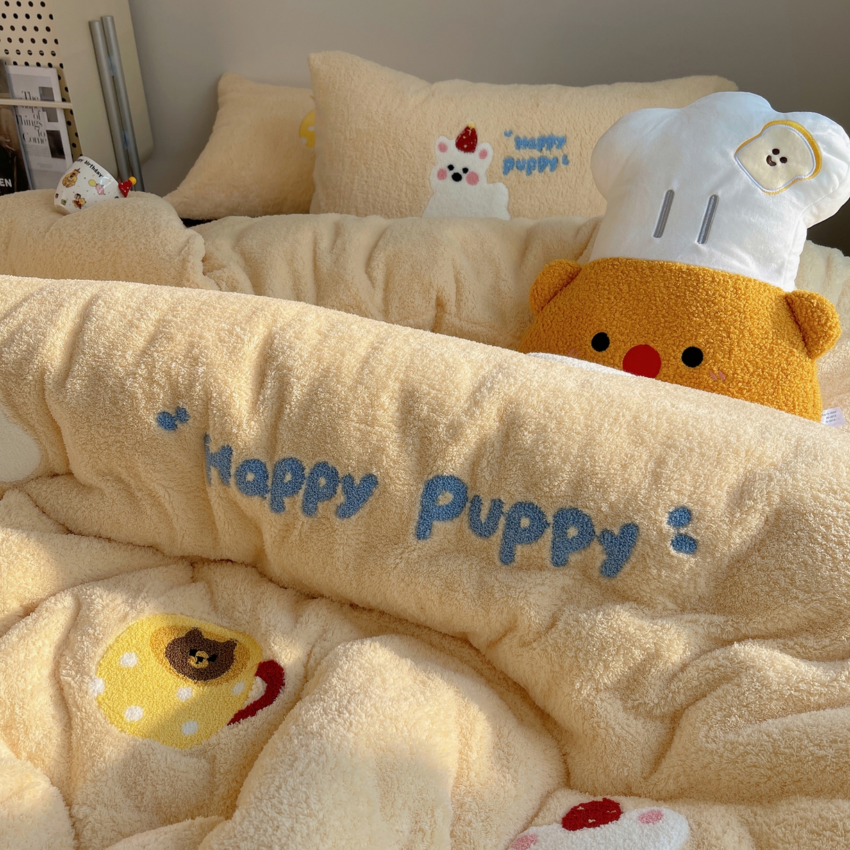 91家纺网 家纺一手货源 找家纺 觅糖家纺 2025新款双面泰迪绒卡通毛巾绣系列四件套 奶呼西高地