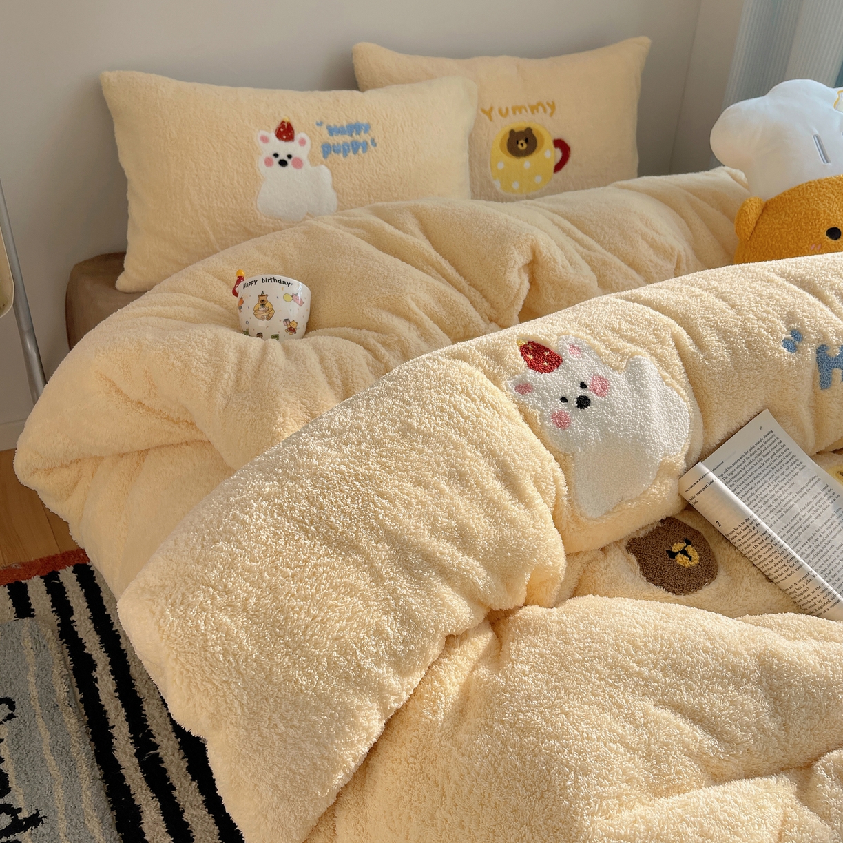 91家纺网 家纺一手货源 找家纺 觅糖家纺 2025新款双面泰迪绒卡通毛巾绣系列四件套 奶呼西高地