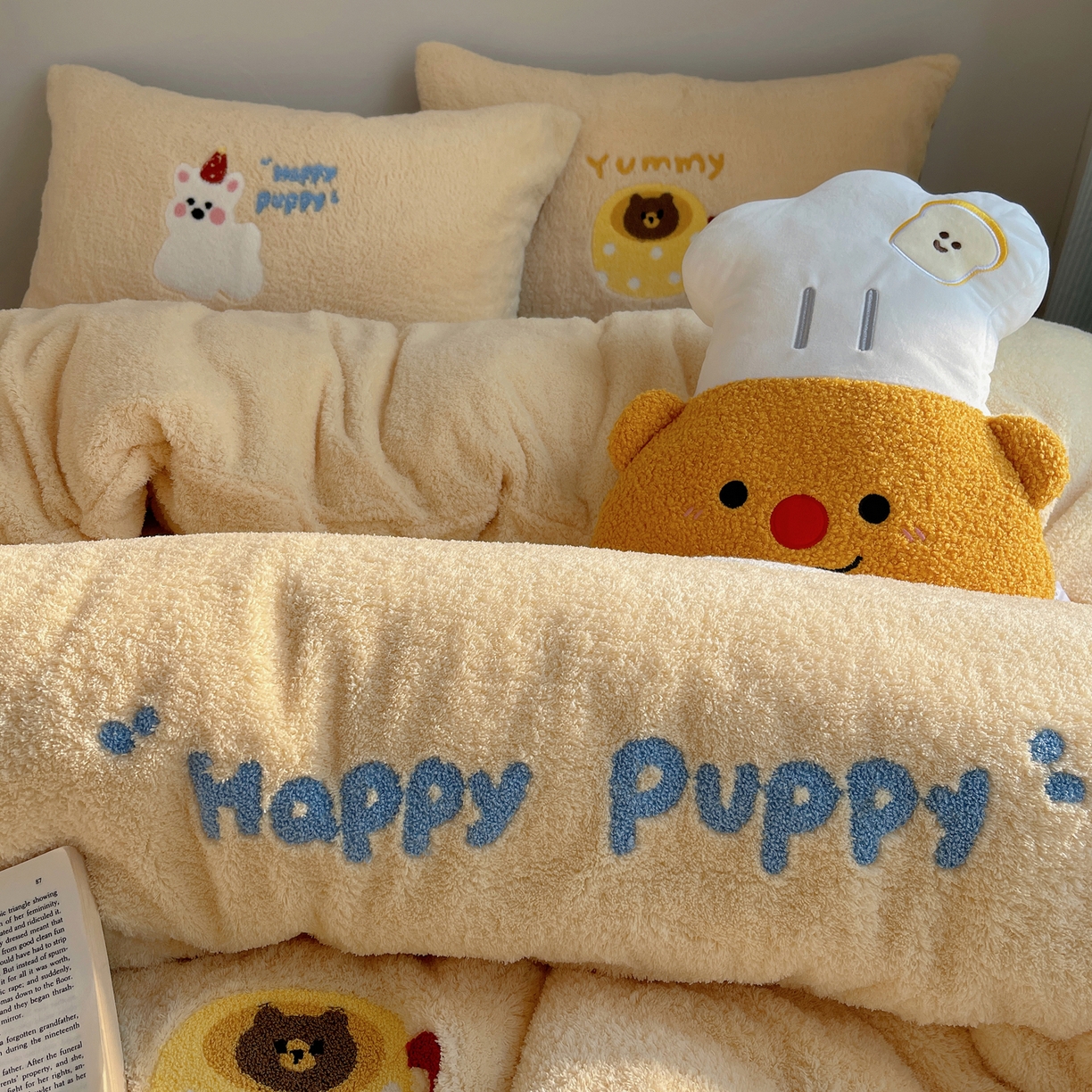 91家纺网 家纺一手货源 找家纺 觅糖家纺 2025新款双面泰迪绒卡通毛巾绣系列四件套 奶呼西高地