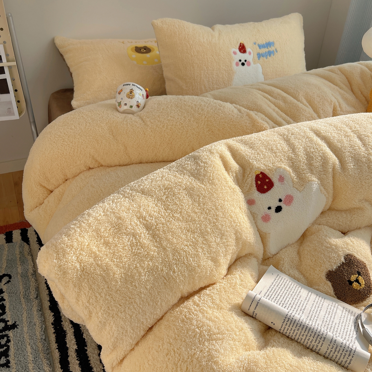 91家纺网 家纺一手货源 找家纺 觅糖家纺 2025新款双面泰迪绒卡通毛巾绣系列四件套 奶呼西高地