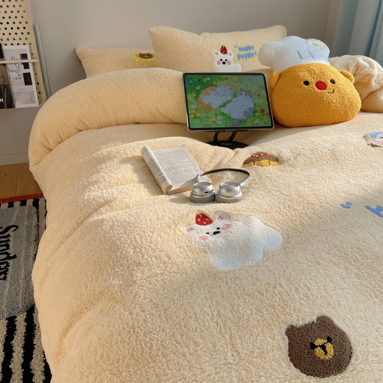 91家纺网 家纺一手货源 找家纺 觅糖家纺 2025新款双面泰迪绒卡通毛巾绣系列四件套 奶呼西高地