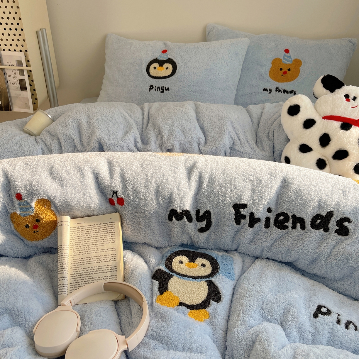 91家纺网 家纺一手货源 找家纺 觅糖家纺 2025新款双面泰迪绒卡通毛巾绣系列四件套 企鹅咕噜