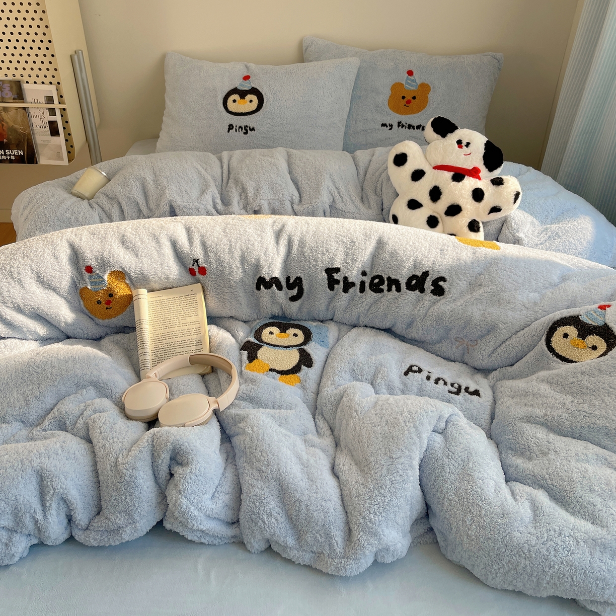 91家纺网 家纺一手货源 找家纺 觅糖家纺 2025新款双面泰迪绒卡通毛巾绣系列四件套 企鹅咕噜