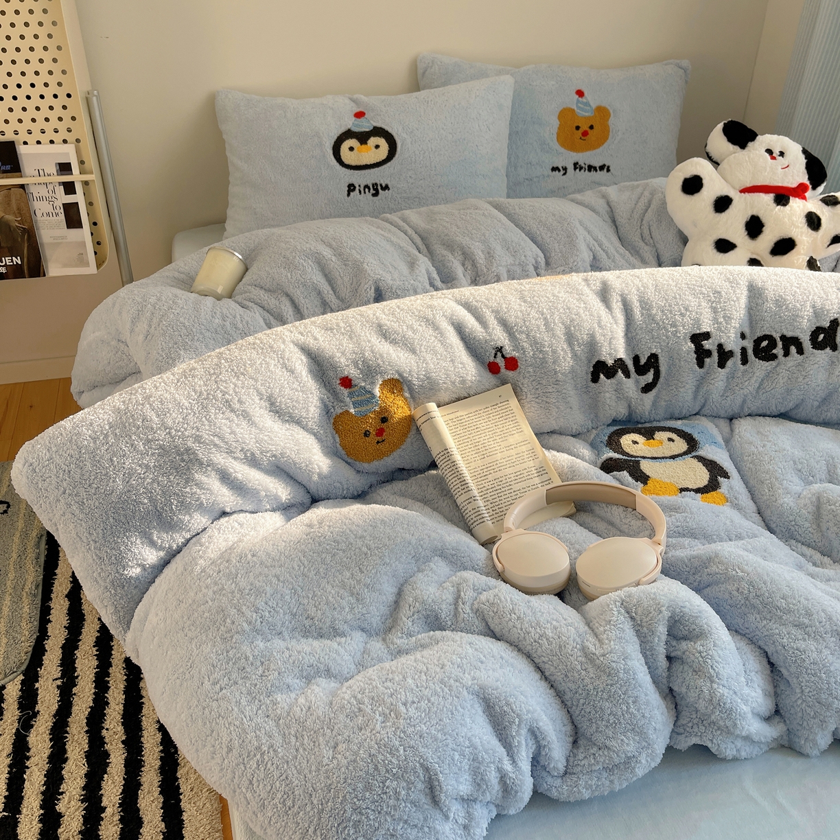 91家纺网 家纺一手货源 找家纺 觅糖家纺 2025新款双面泰迪绒卡通毛巾绣系列四件套 企鹅咕噜