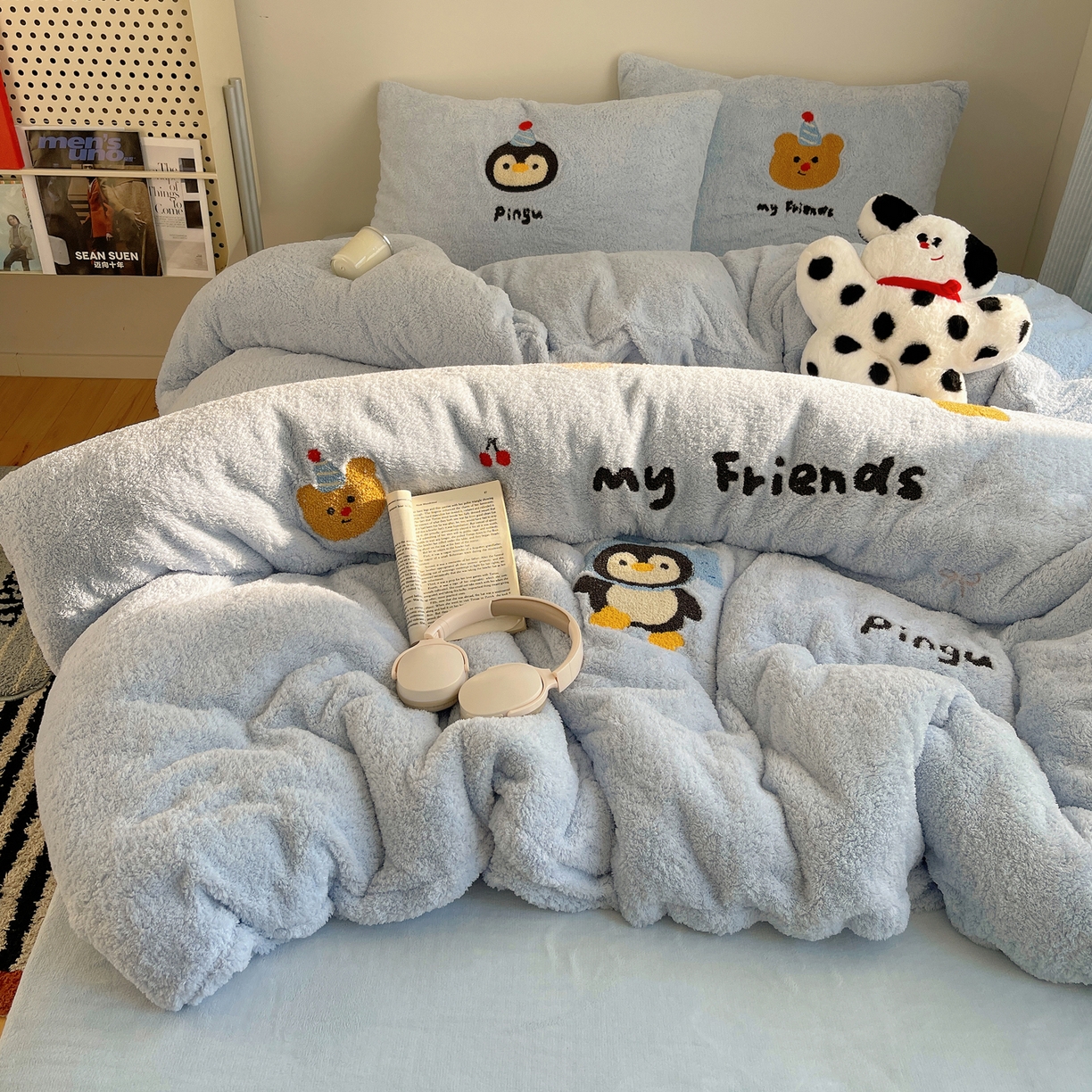 91家纺网 家纺一手货源 找家纺 觅糖家纺 2025新款双面泰迪绒卡通毛巾绣系列四件套 企鹅咕噜