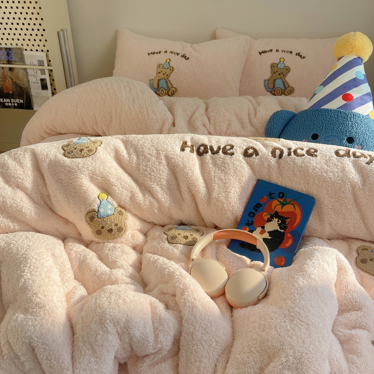 91家纺网 家纺一手货源 找家纺 觅糖家纺 2025新款双面泰迪绒卡通毛巾绣系列四件套 晚安熊仔