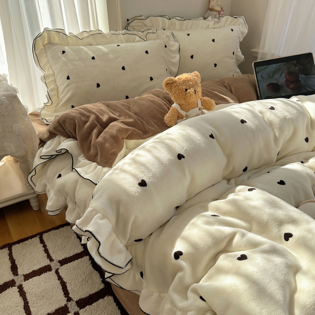 91家纺网 家纺一手货源 找家纺 （总）觅糖家纺 2025新款牛奶绒荷叶边小小系列四件套