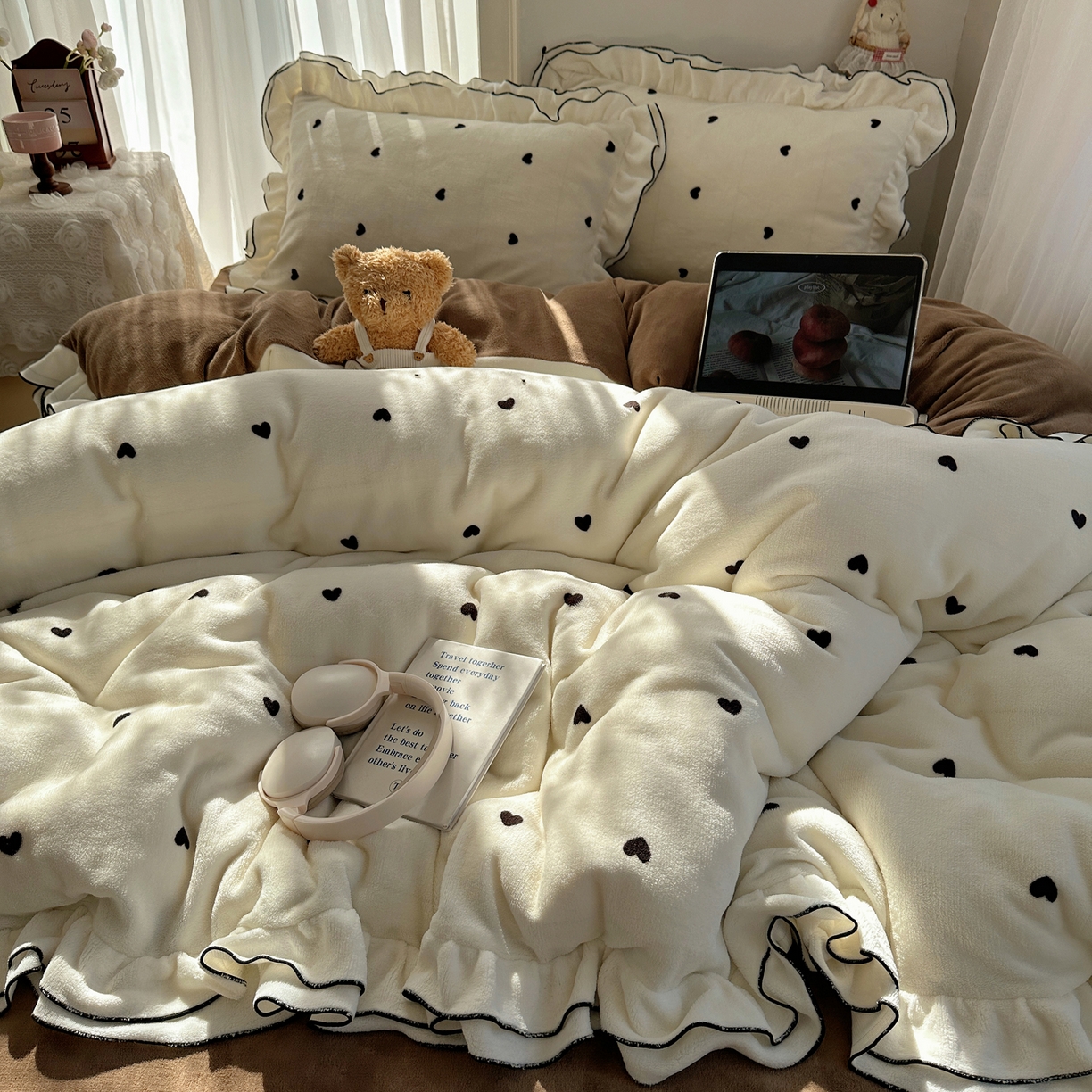 91家纺网 家纺一手货源 找家纺 （总）觅糖家纺 2025新款牛奶绒荷叶边小小系列四件套