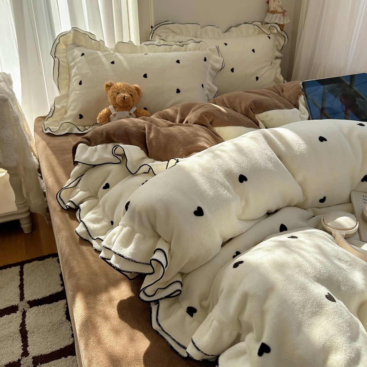 91家纺网 家纺一手货源 找家纺 （总）觅糖家纺 2025新款牛奶绒荷叶边小小系列四件套