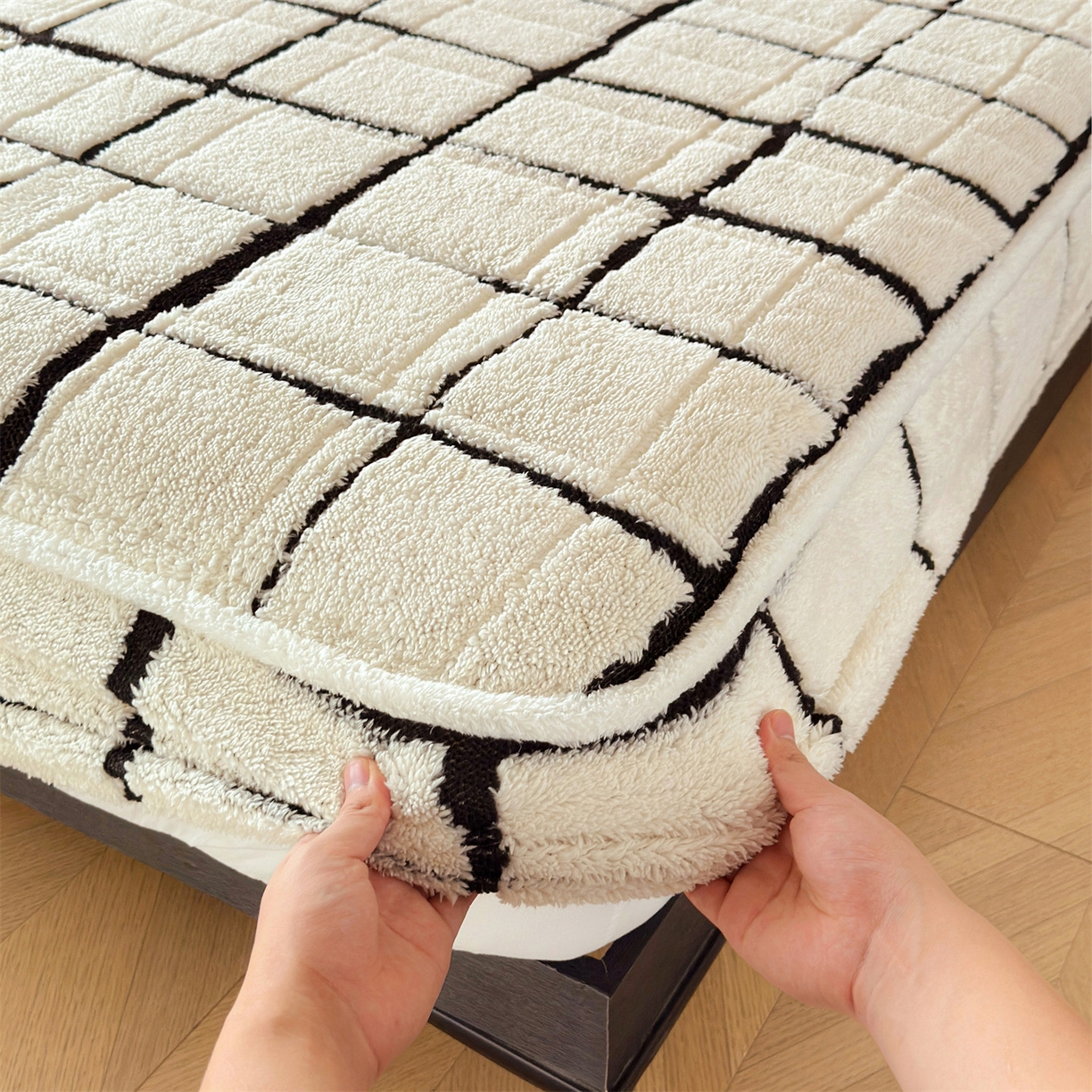 91家纺网 家纺一手货源 找家纺 （总）天之澜家纺 2025新款A类加厚舒棉绒提花夹棉床笠